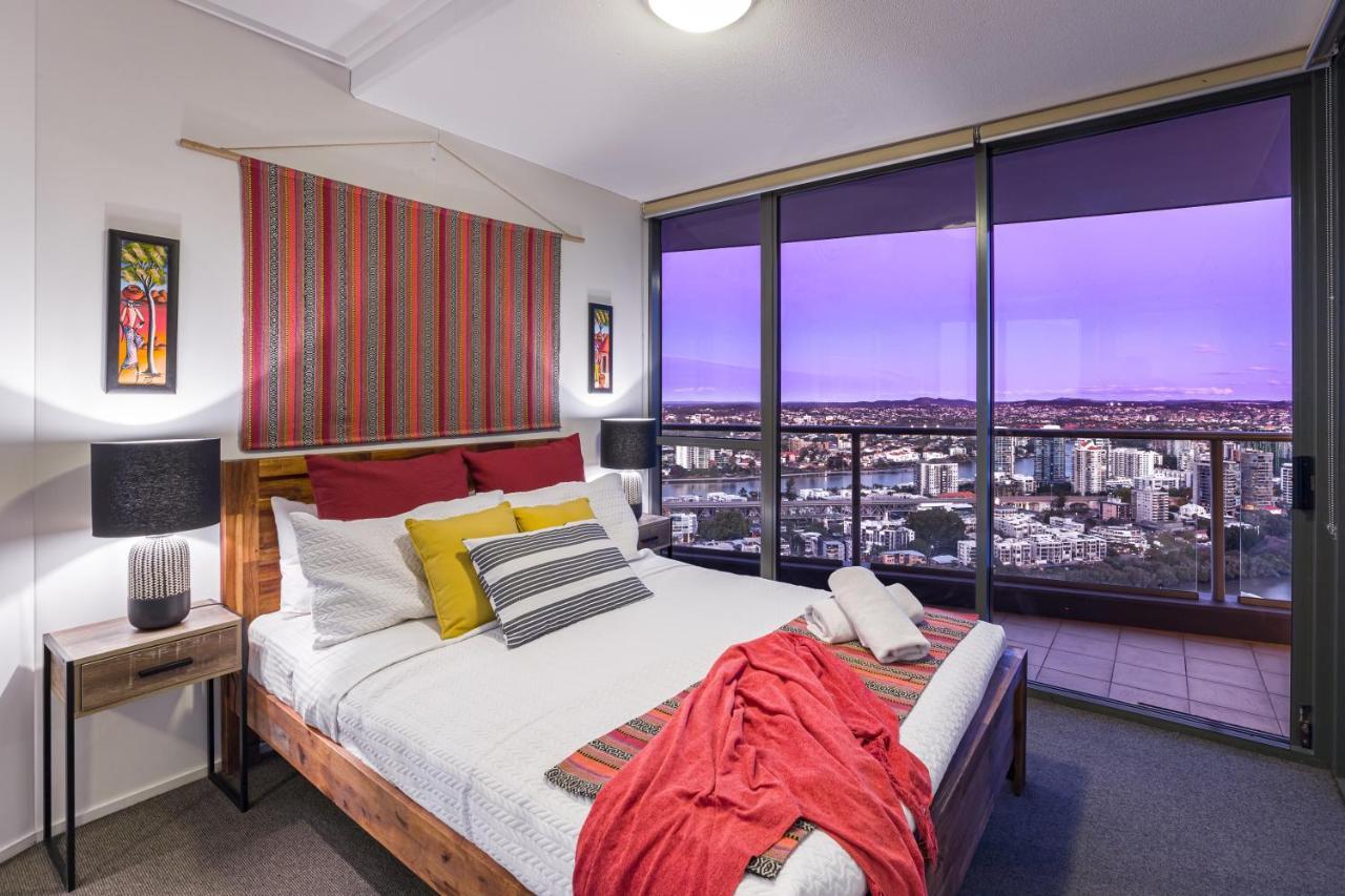 African Escape On Level 38 - Balcony With Views Бризбейн Екстериор снимка