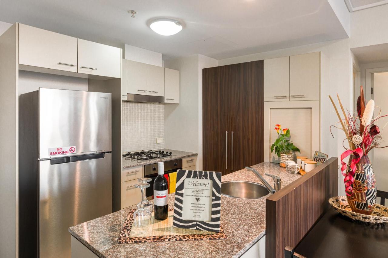 African Escape On Level 38 - Balcony With Views Бризбейн Екстериор снимка