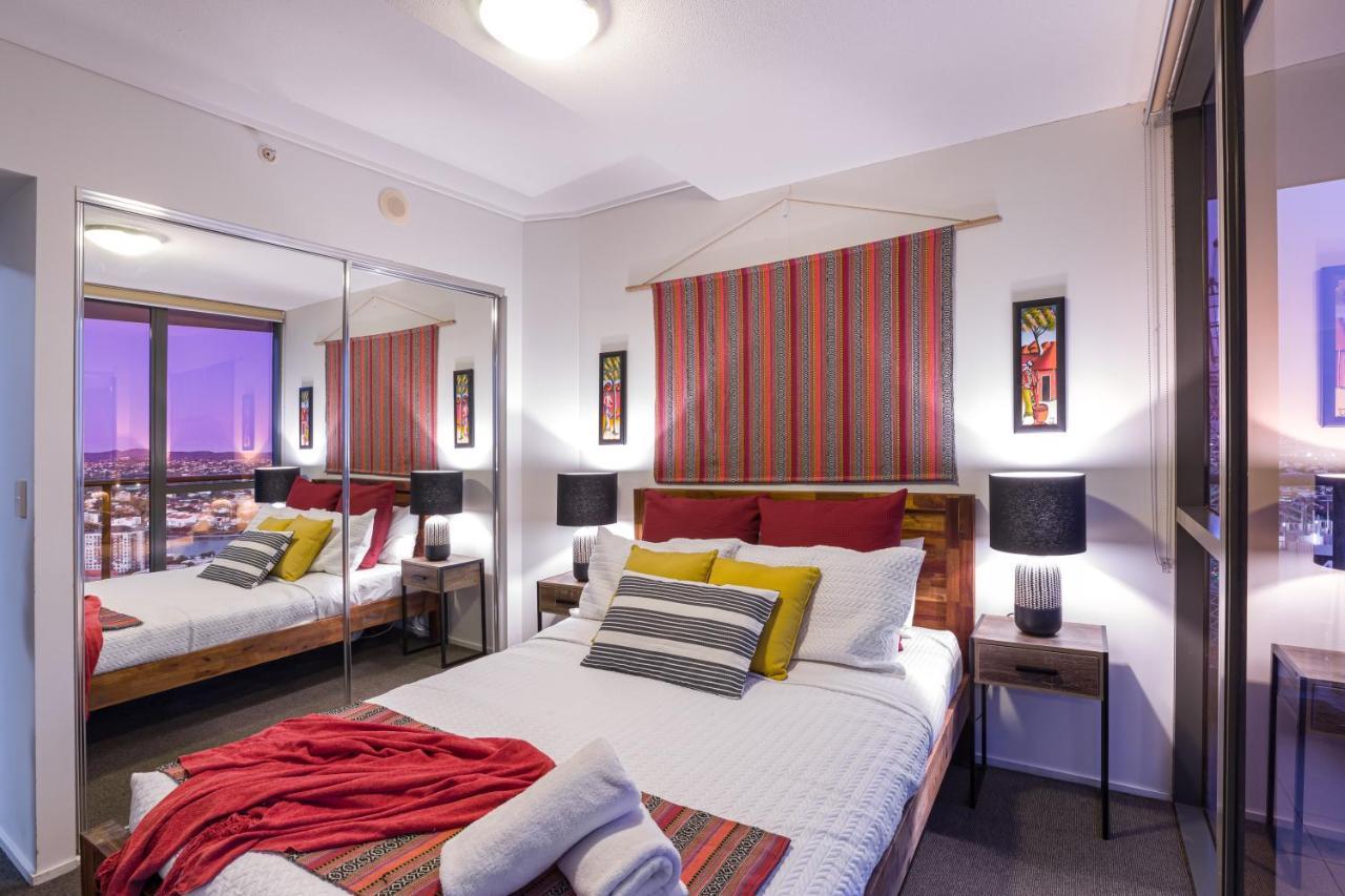 African Escape On Level 38 - Balcony With Views Бризбейн Екстериор снимка
