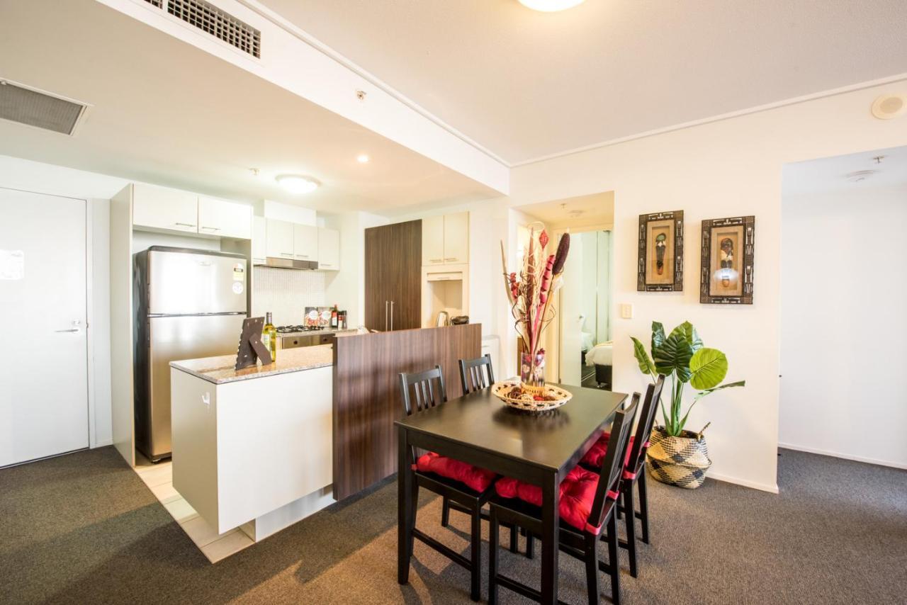 African Escape On Level 38 - Balcony With Views Бризбейн Екстериор снимка